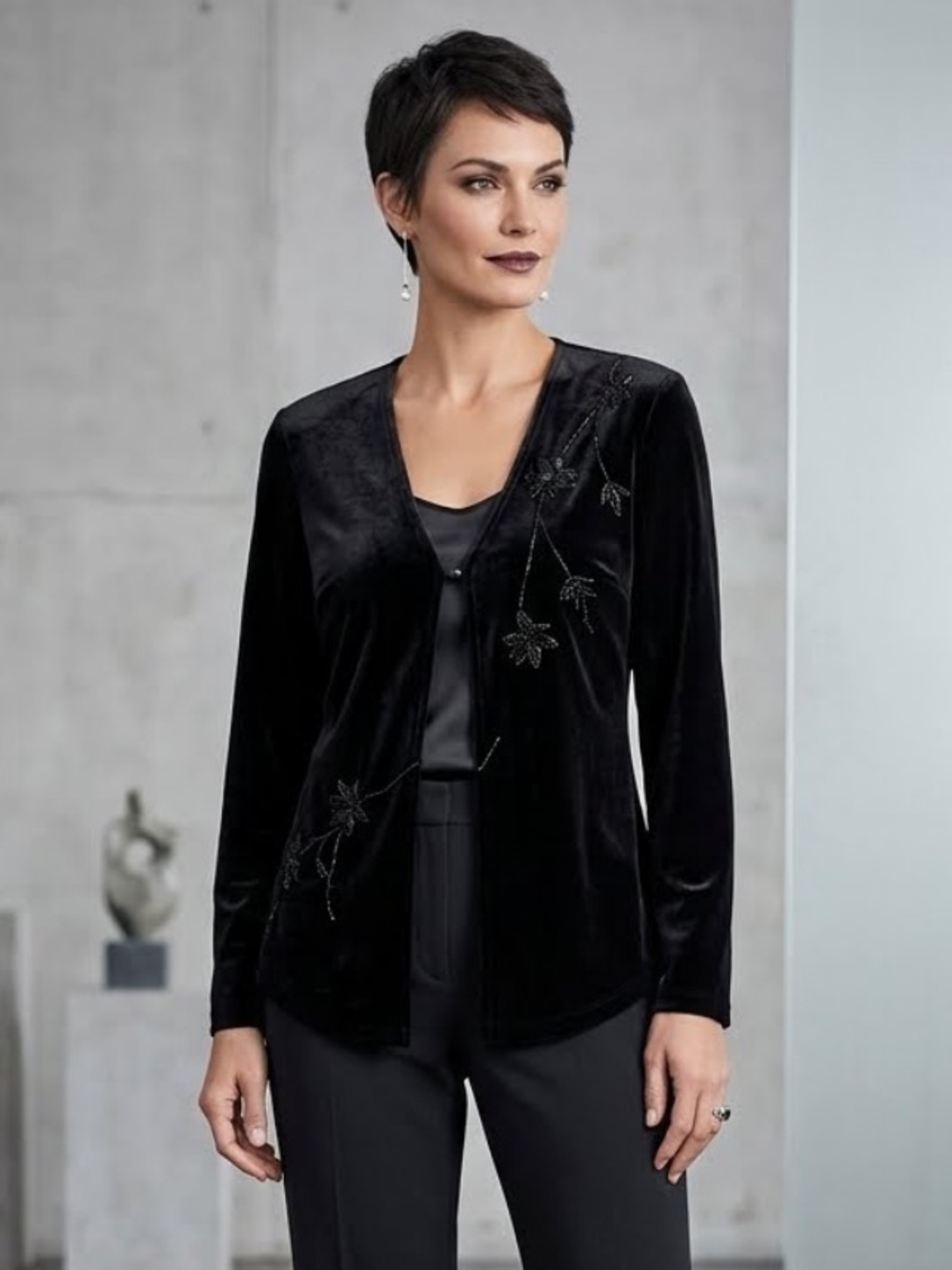 JR Nites 90’s Black Velvet Top Cardigan Floral Embroidery Whimsigoth Size Medium